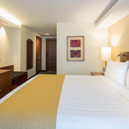 Ghl Hotel Capital Bogota Exterior photo A room at the hotel