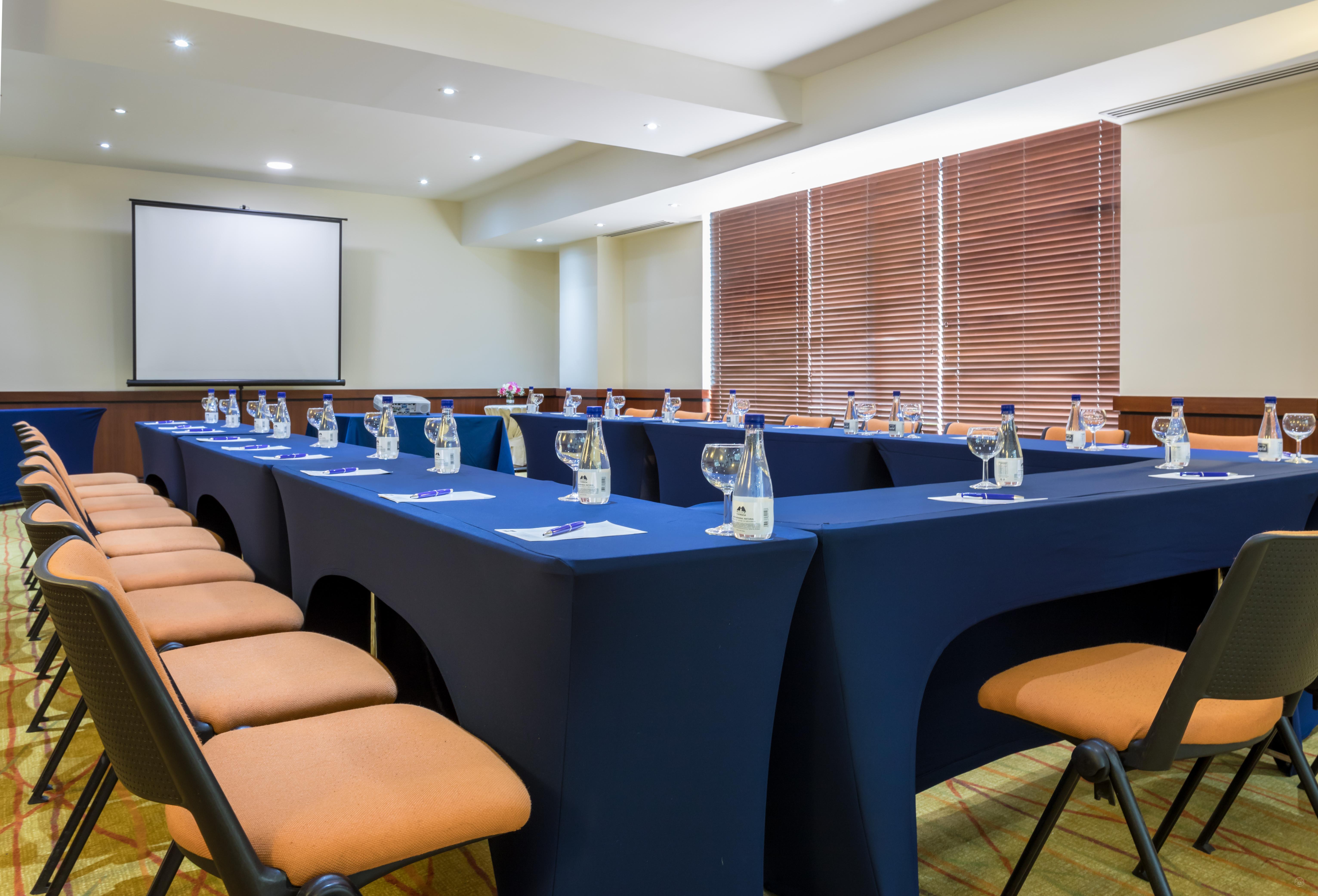 Ghl Hotel Capital Bogota Exterior photo Meeting room
