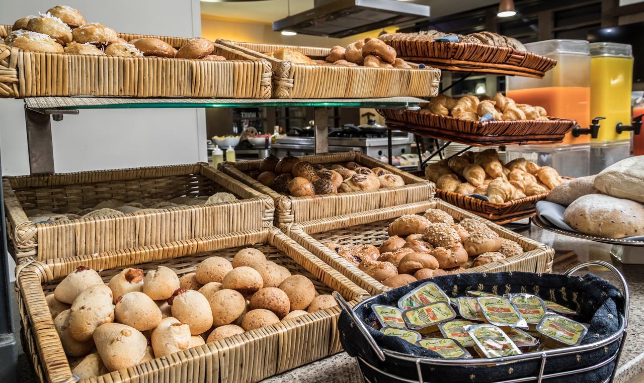 Ghl Hotel Capital Bogota Exterior photo Potatoes at a buffet