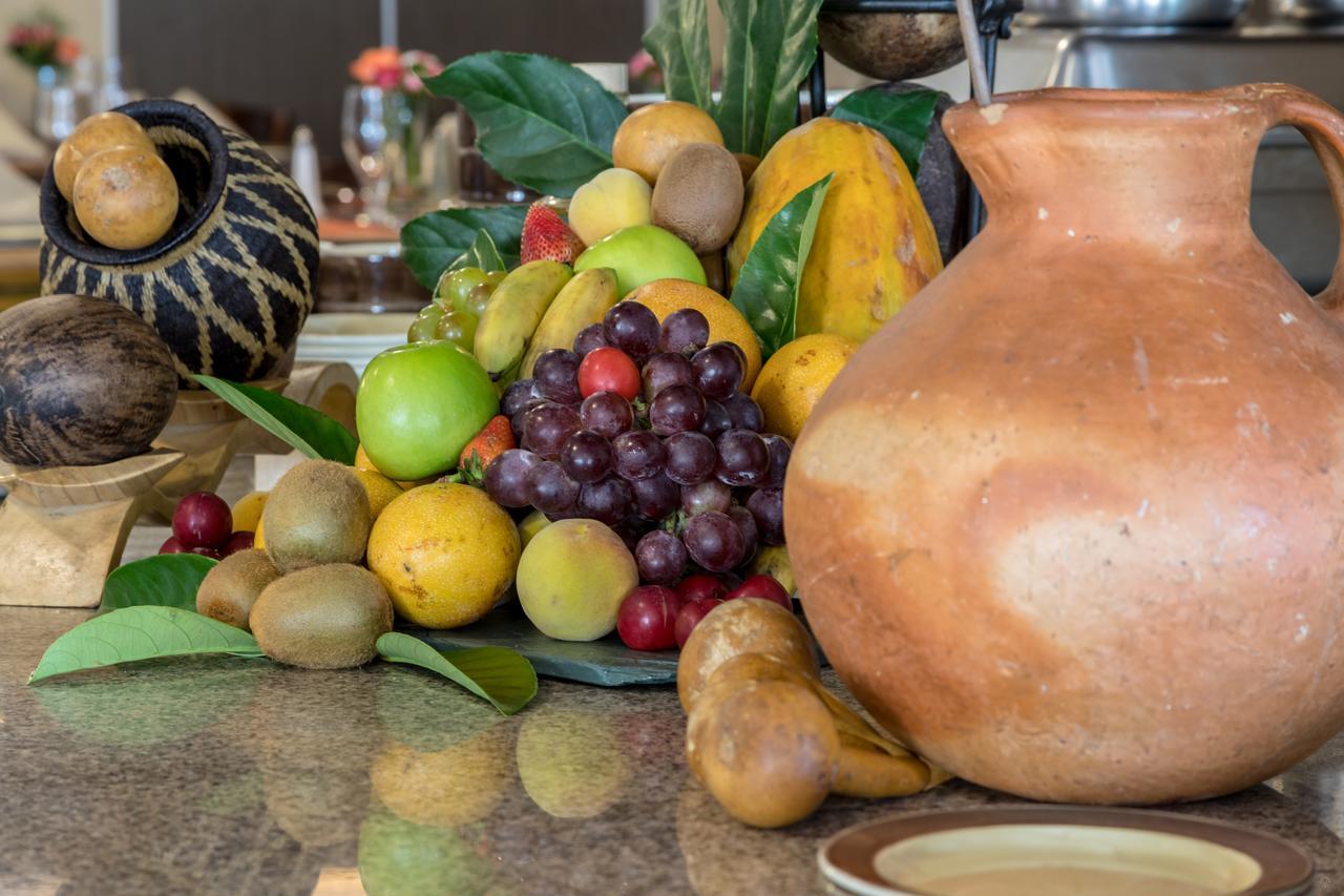 Ghl Hotel Capital Bogota Exterior photo Fruit and pottery